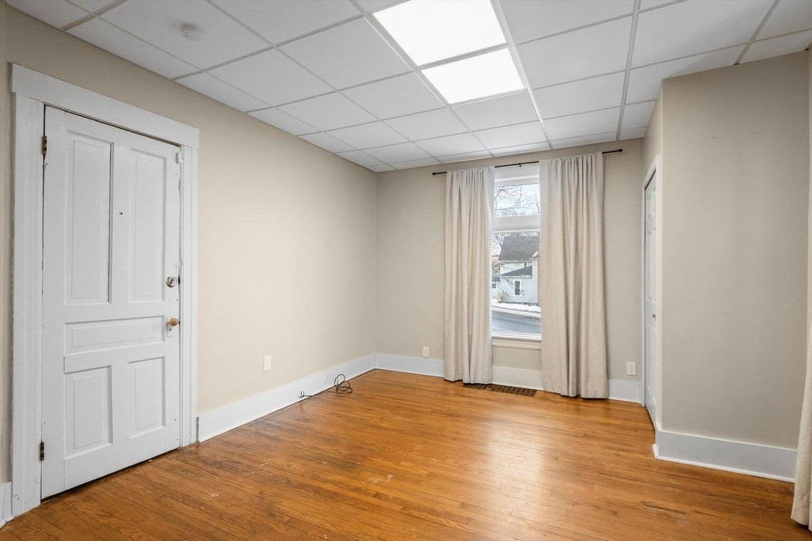 Ypsilanti Apartment: 701 Washtenaw Rd