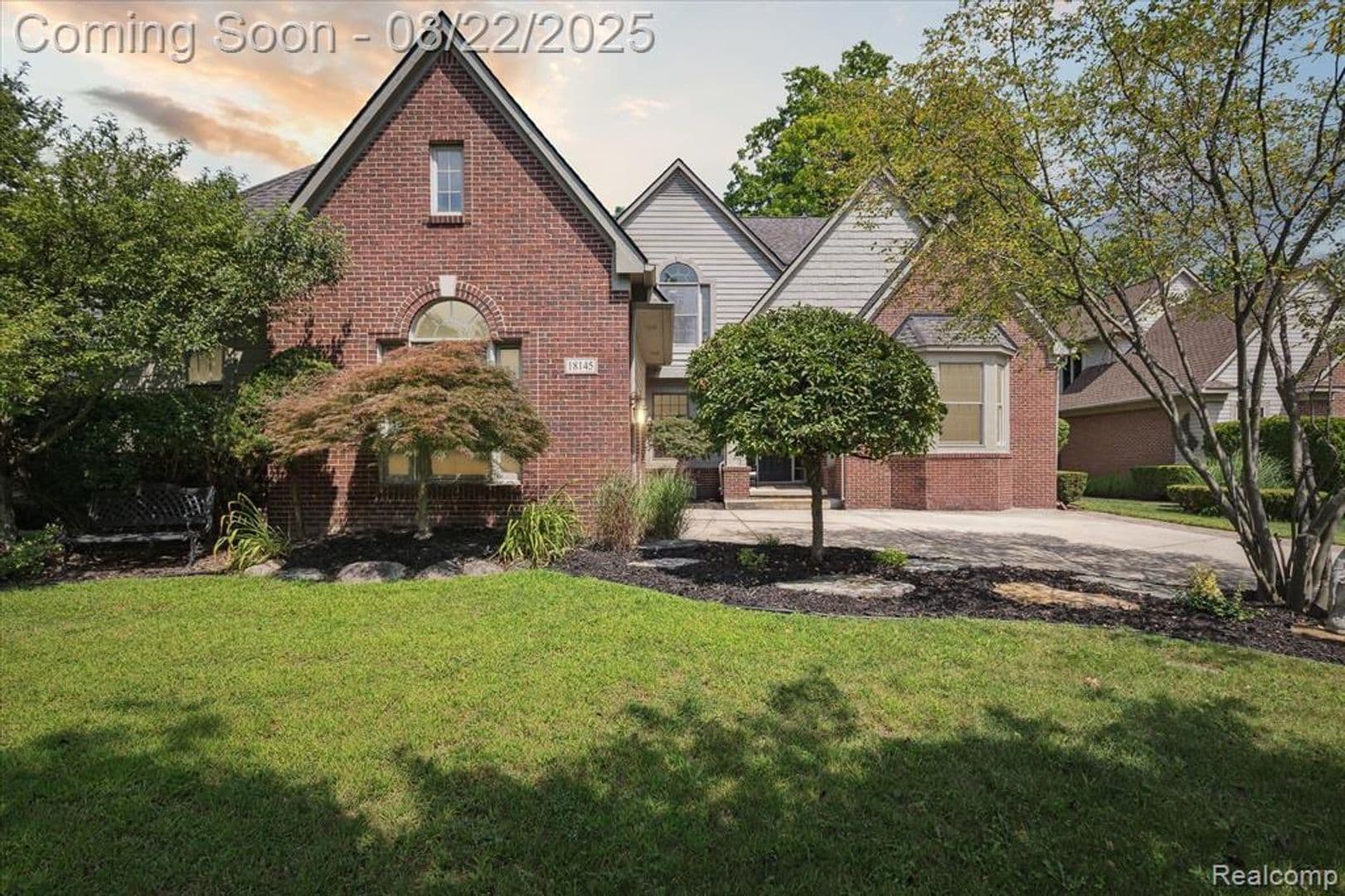 Northville House: 18145 Shoreline Ct