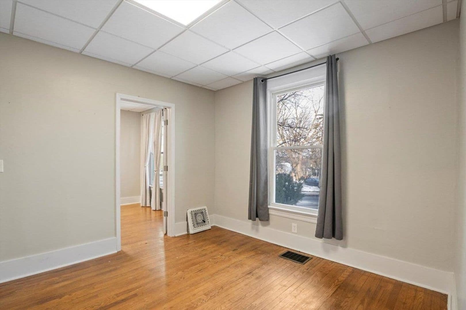 Ypsilanti Apartment: 701 Washtenaw Rd