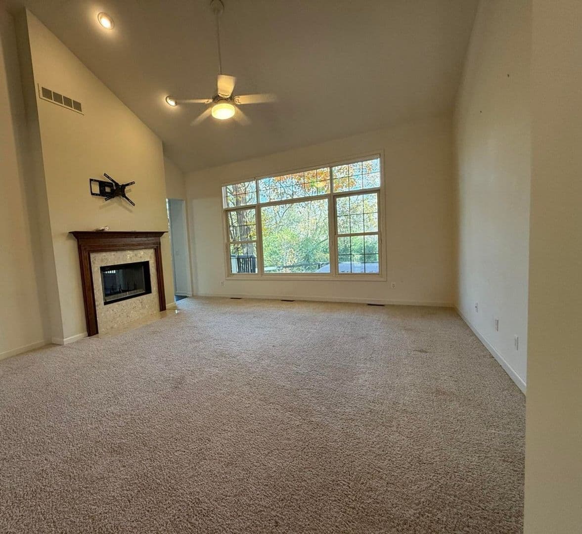 Northville House: 18145 Shoreline Ct