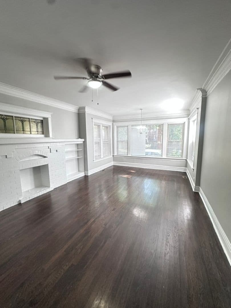 Chicago Apartment: 7432 S Rhodes Ave
