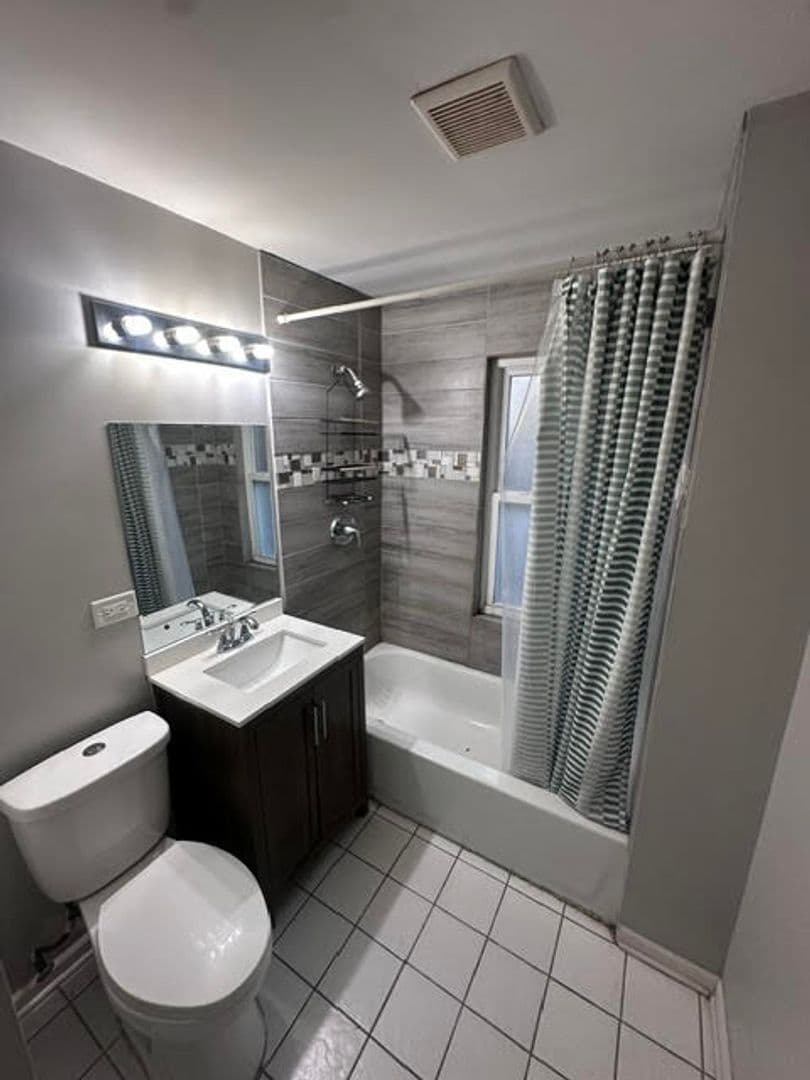 Chicago Apartment: 3128 W 54th St