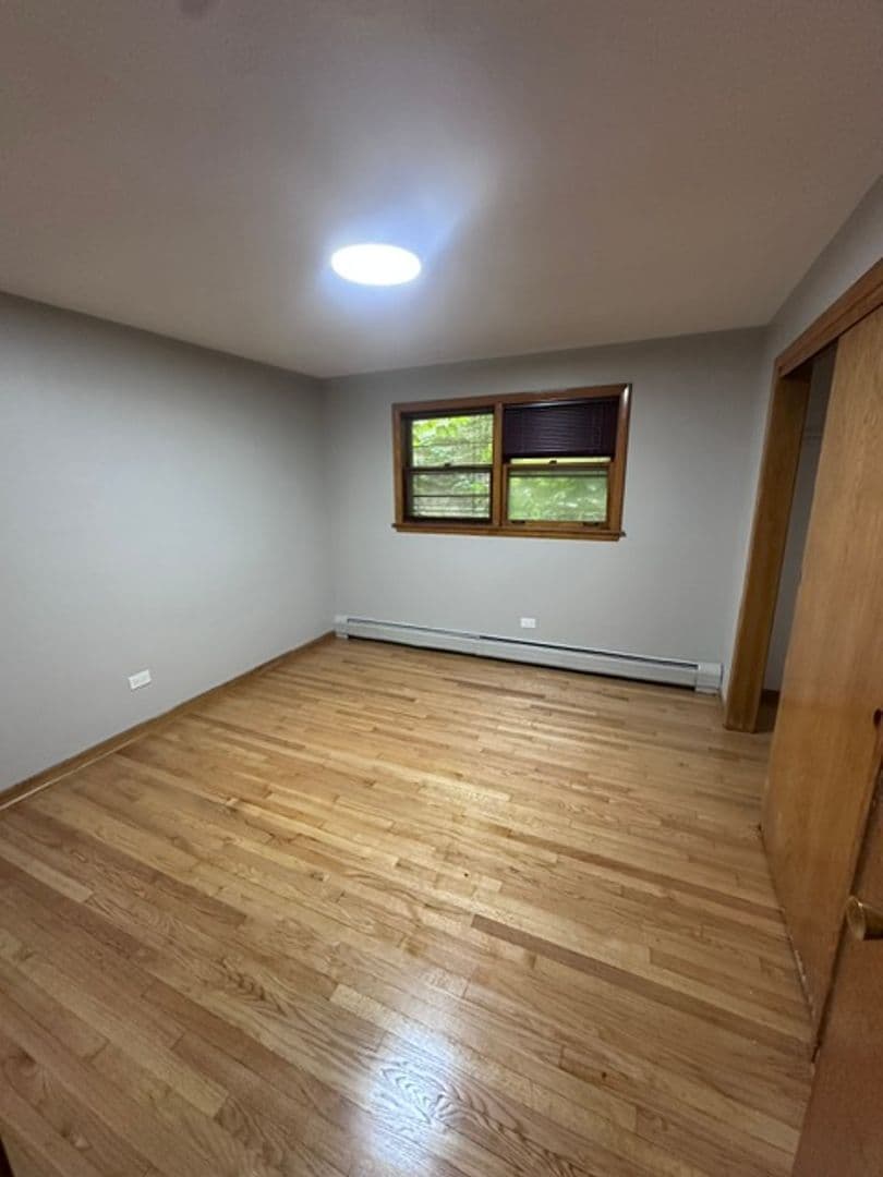 Chicago Apartment: 6045 S Keating Ave