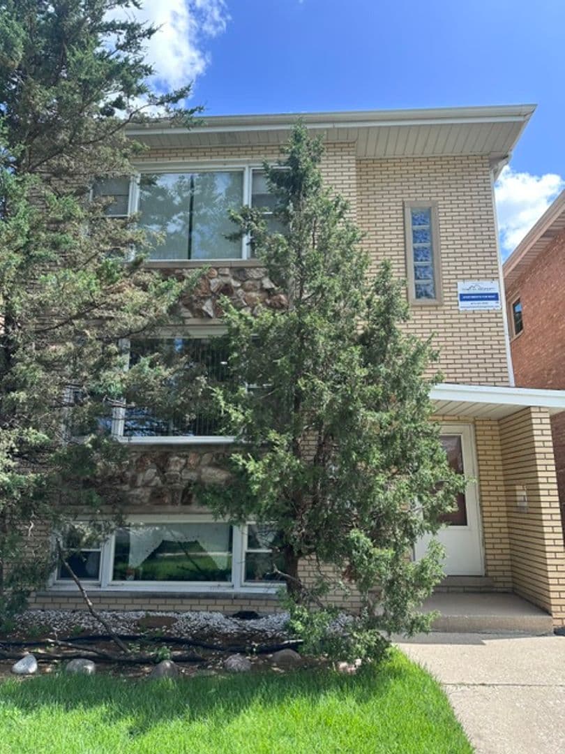 Chicago Apartment: 6045 S Keating Ave