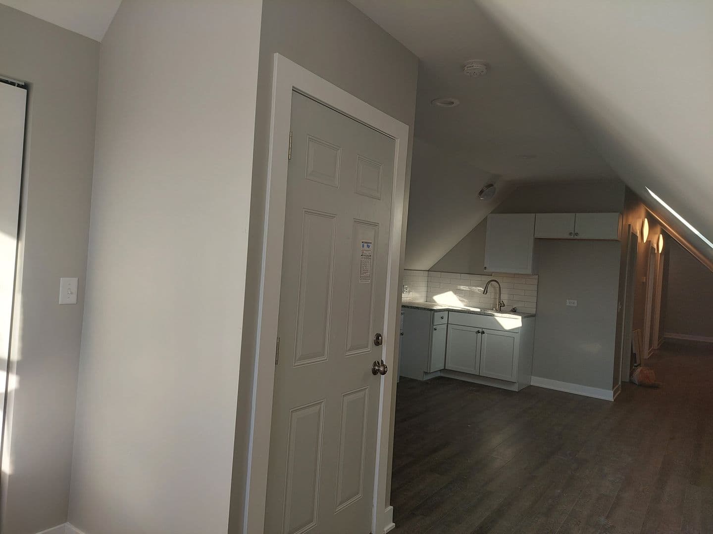 Chicago Apartment: 4117 S Albany Ave