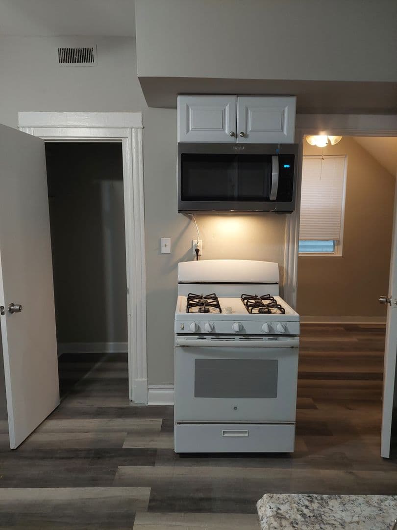 Chicago Apartment: 4446 S. Hermitage Ave