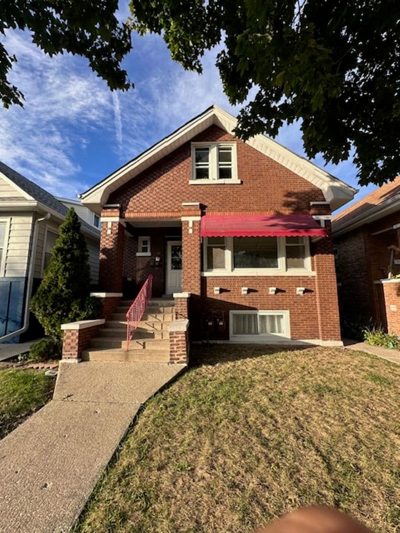 Chicago Apartment: 3128 W 54th St