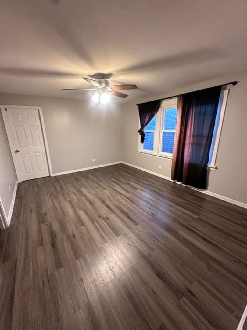 Chicago Apartment: 3128 W 54th St