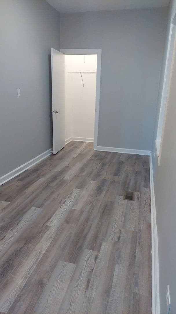 Chicago Apartment: 4401 S. Wood St