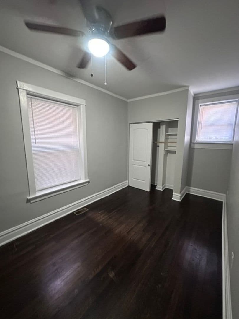 Chicago Apartment: 7432 S Rhodes Ave