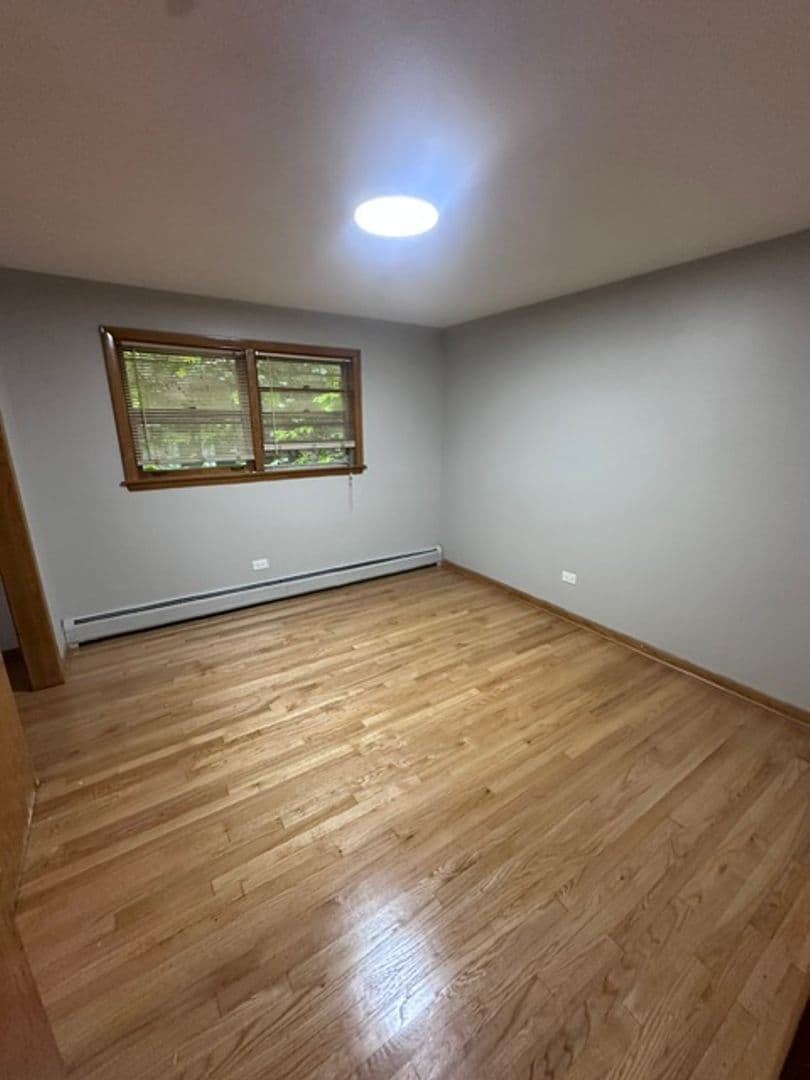 Chicago Apartment: 6045 S Keating Ave