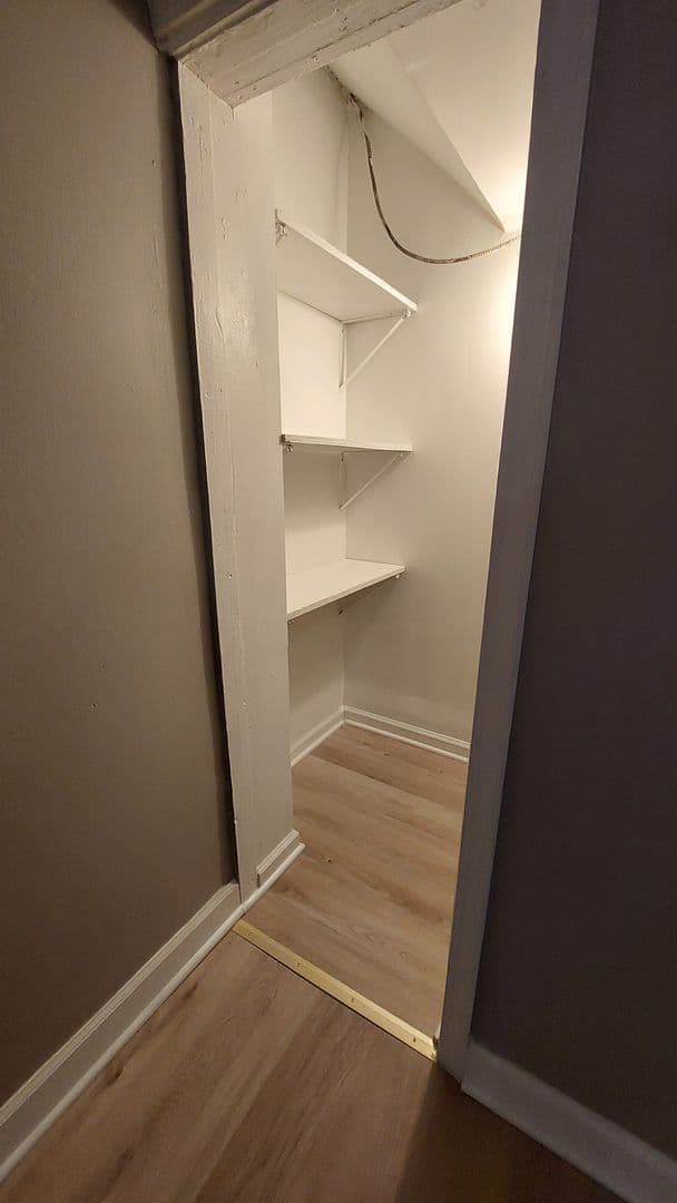 Chicago Apartment: 4817 s Laflin St