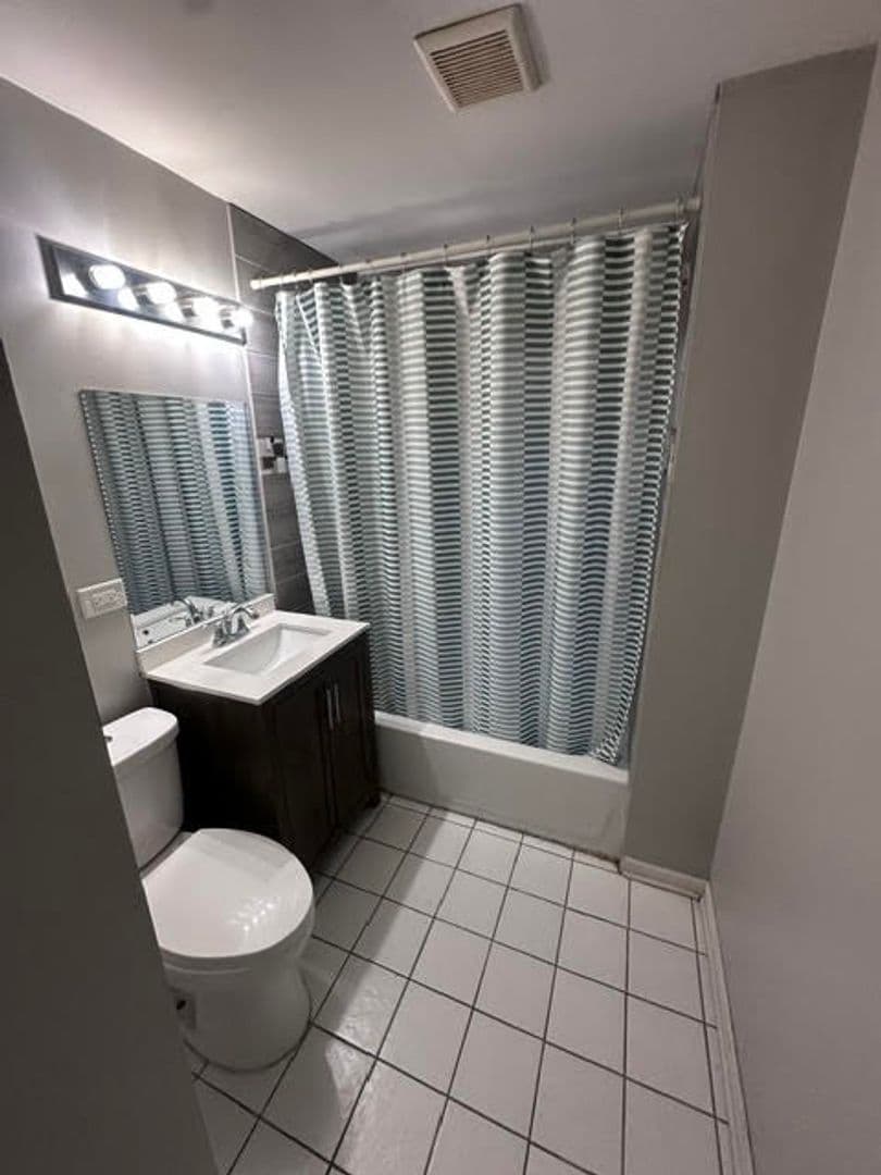 Chicago Apartment: 3128 W 54th St