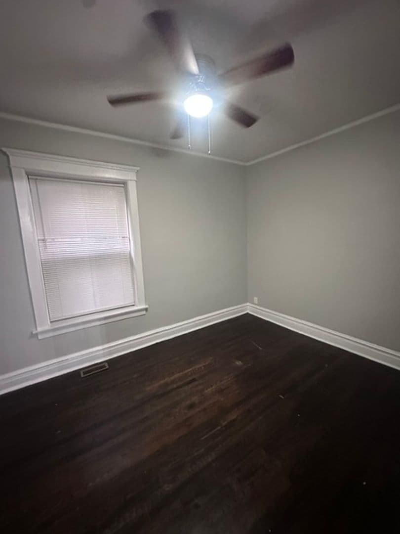 Chicago Apartment: 7432 S Rhodes Ave