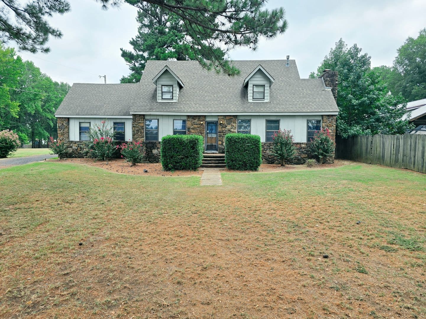 Cabot House: 1701 South Pine ST