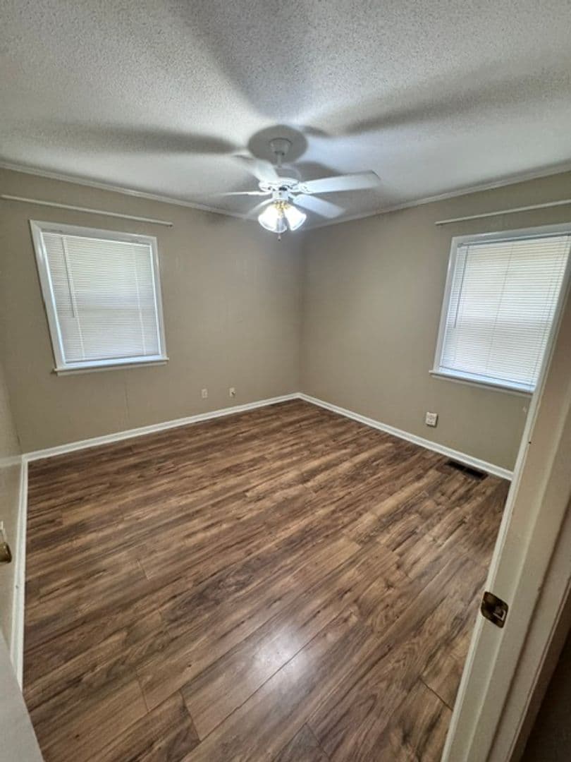 Little Rock House: 15201 McCaleb