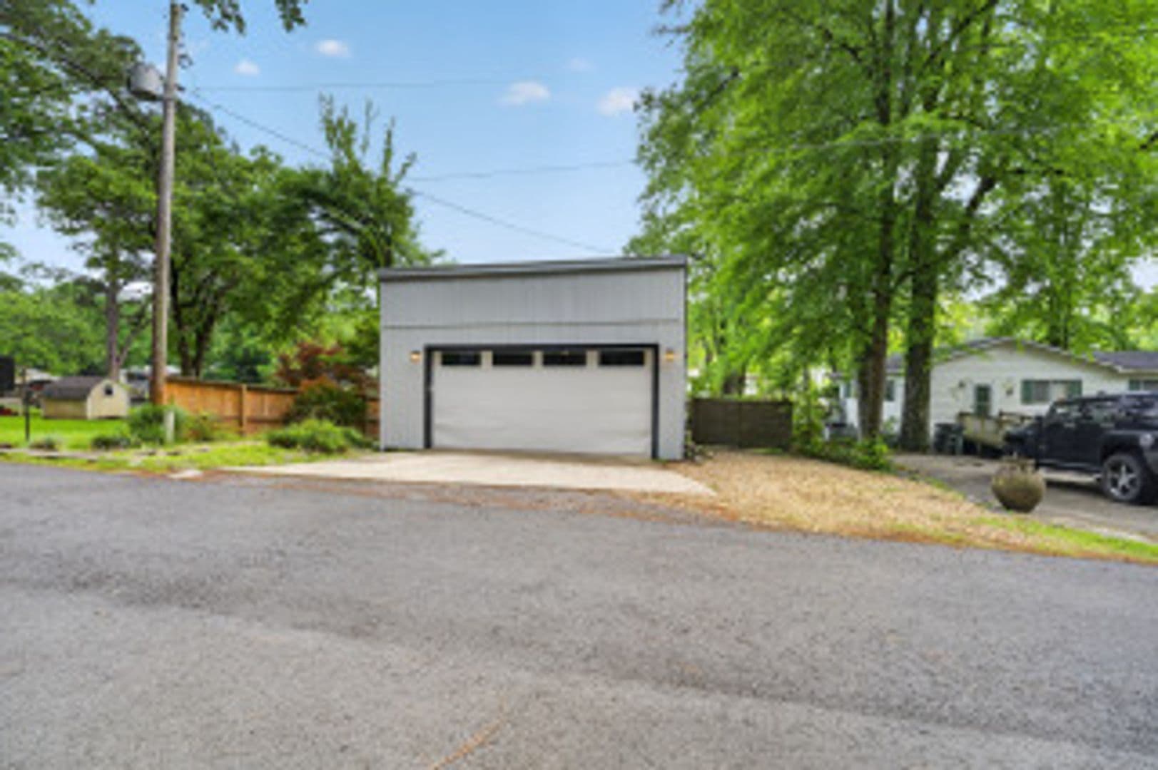 Hot Springs House: 331 Gold Nugget Loop