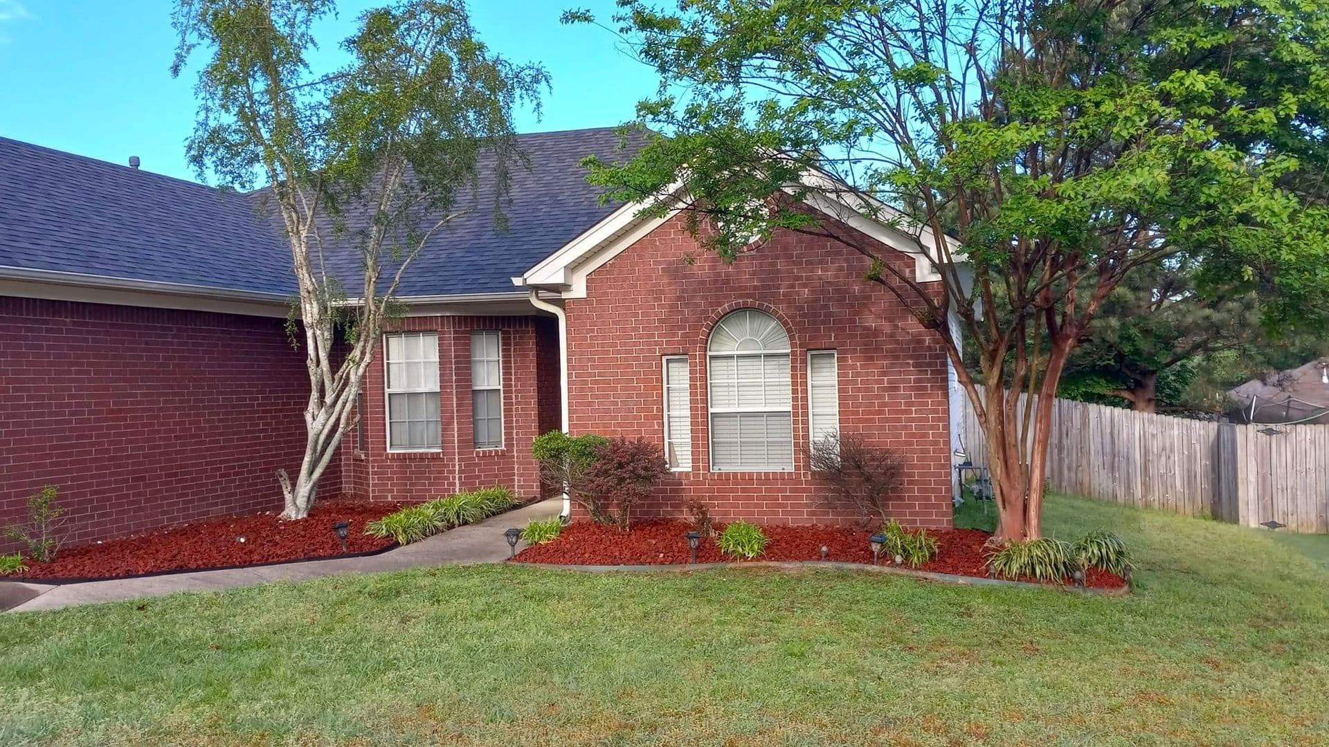 Benton House: 2225 Redwood Drive