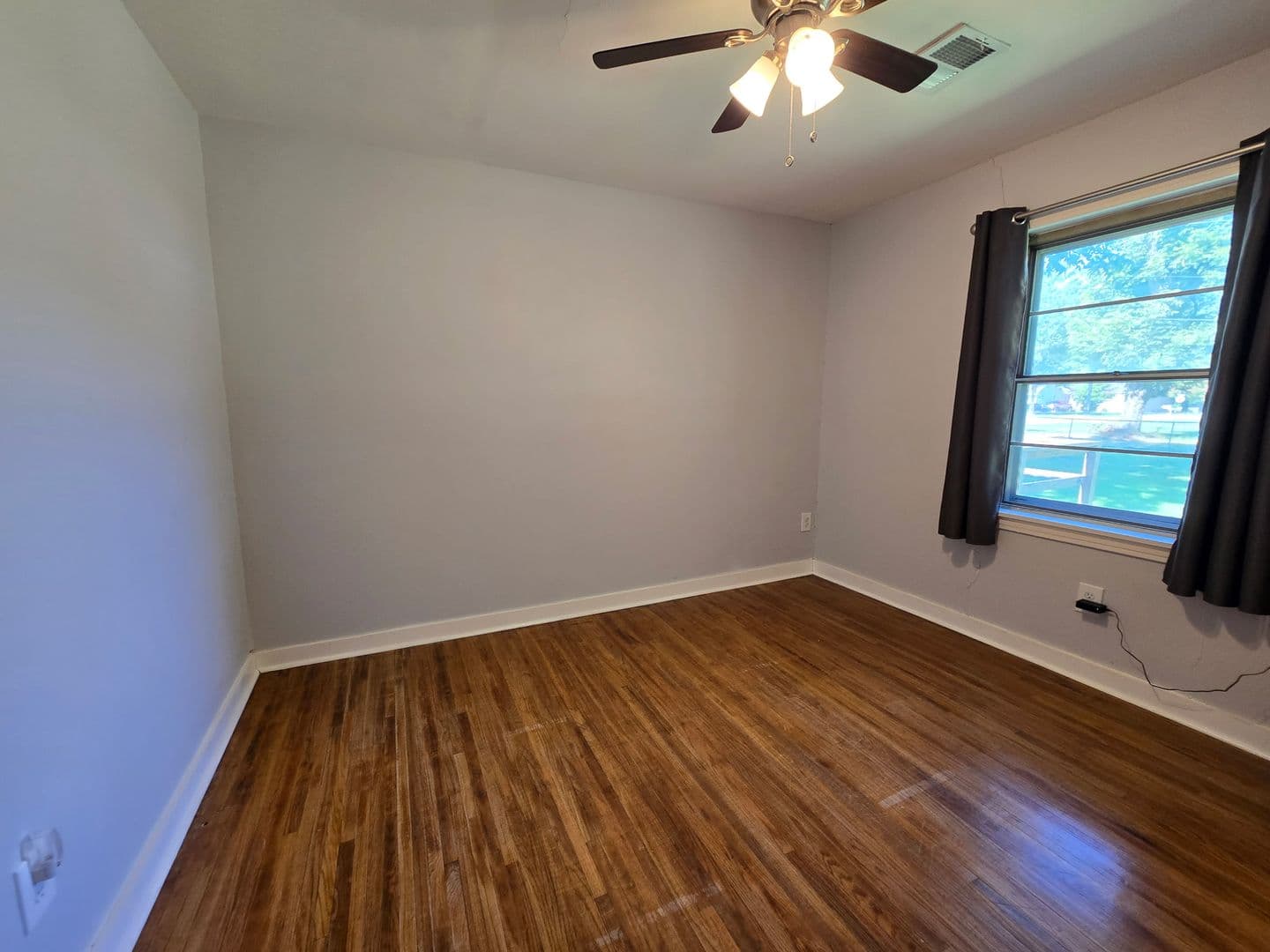 Cabot House: 302 N Lincoln ST