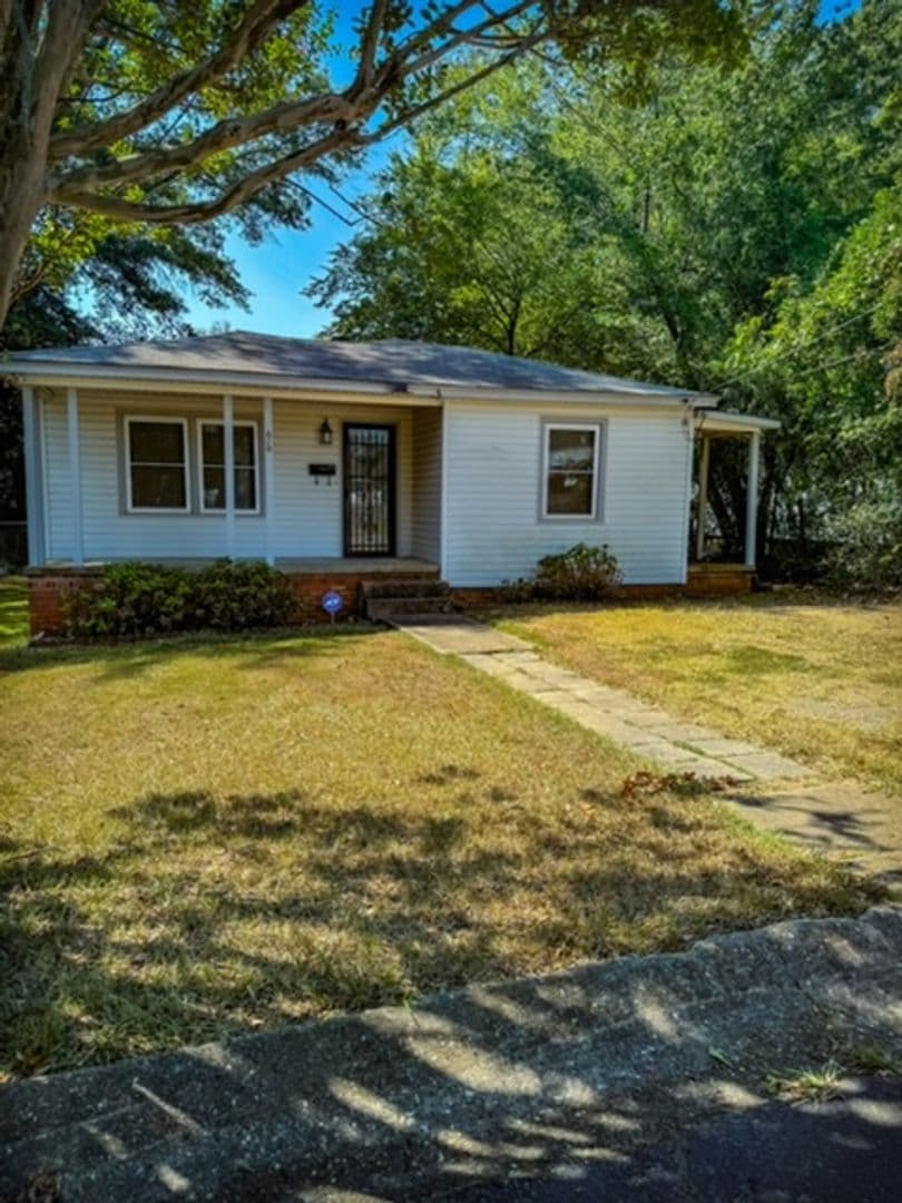Benton House: 1020 West Ashley
