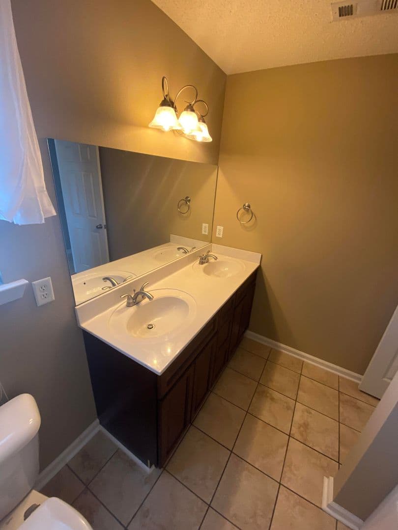 Benton House: 2225 Redwood Drive