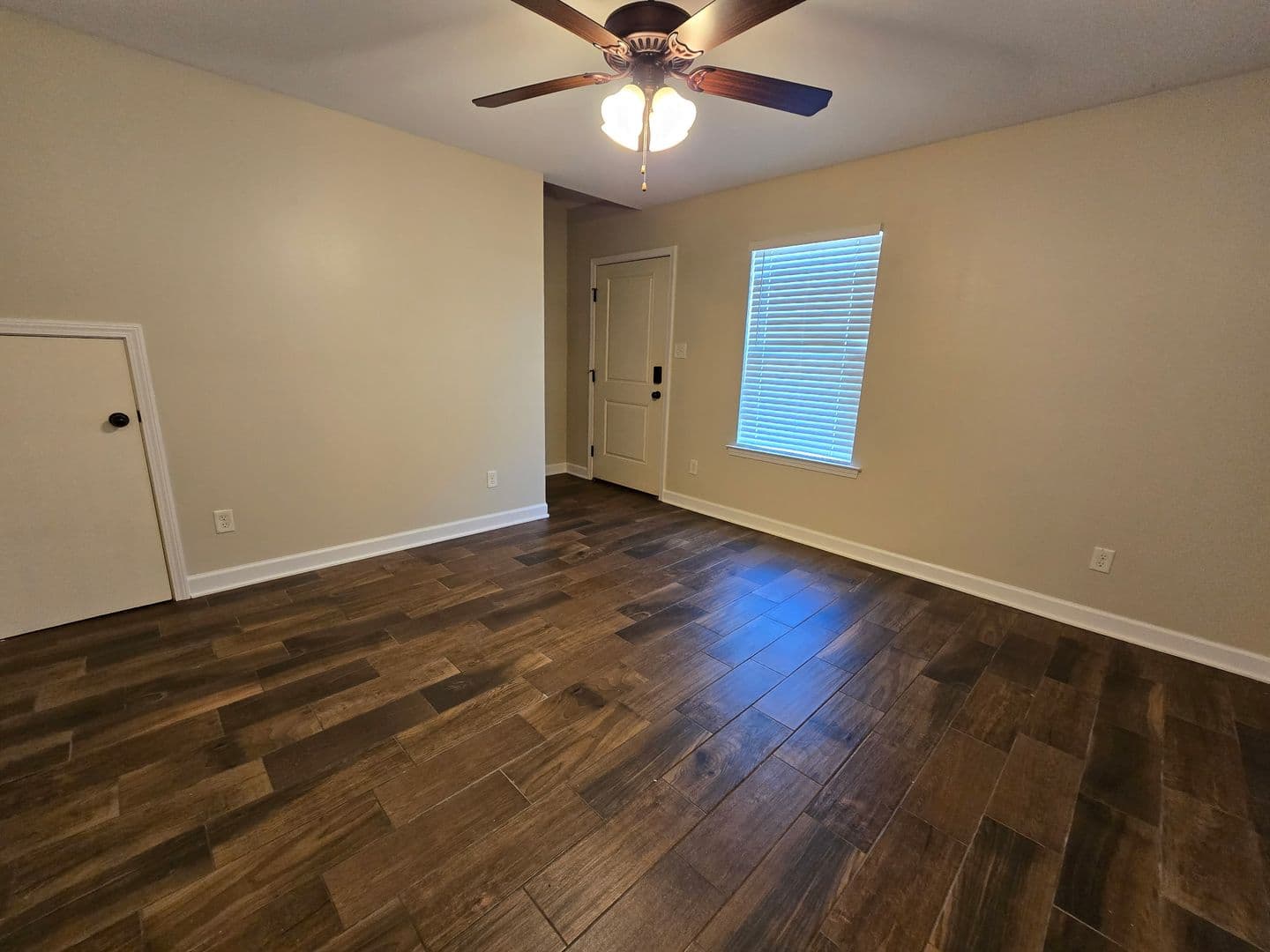 Benton Apartment: 605 & 607 S First St