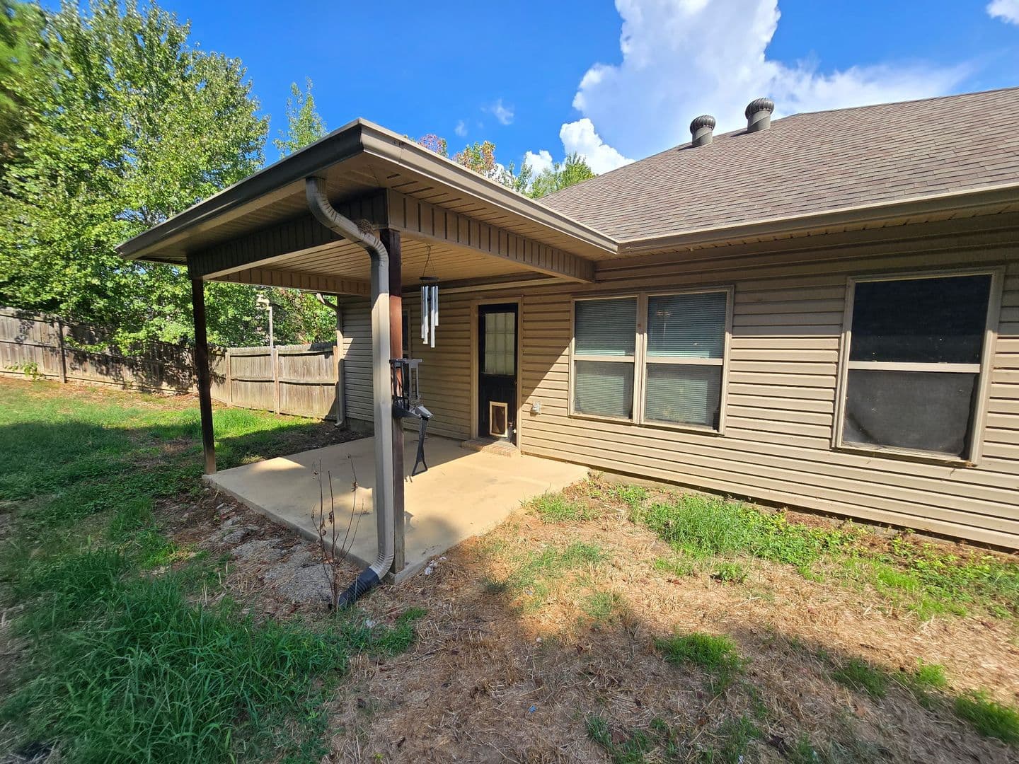 Benton House: 911 James Madison Drive
