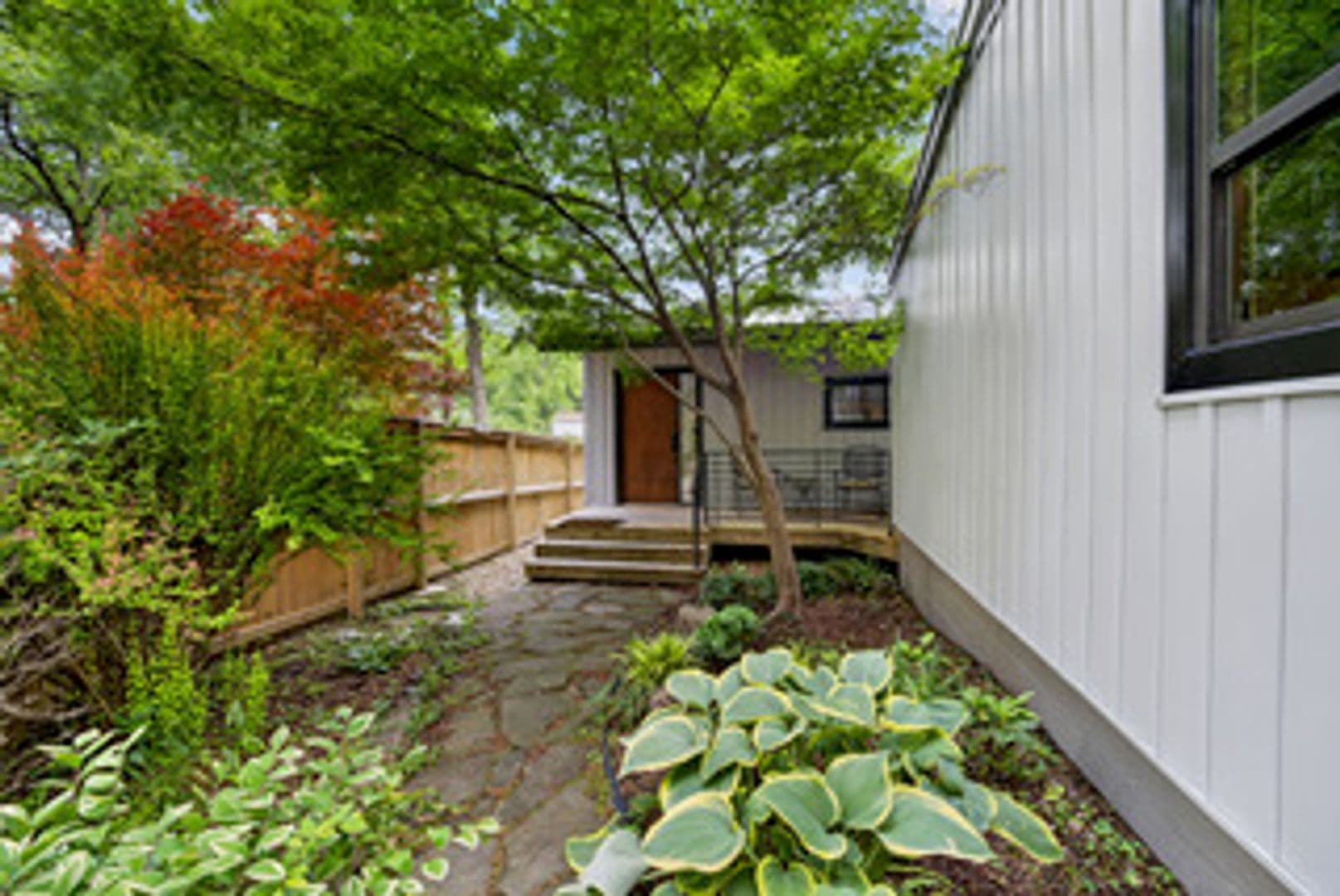 Hot Springs House: 331 Gold Nugget Loop