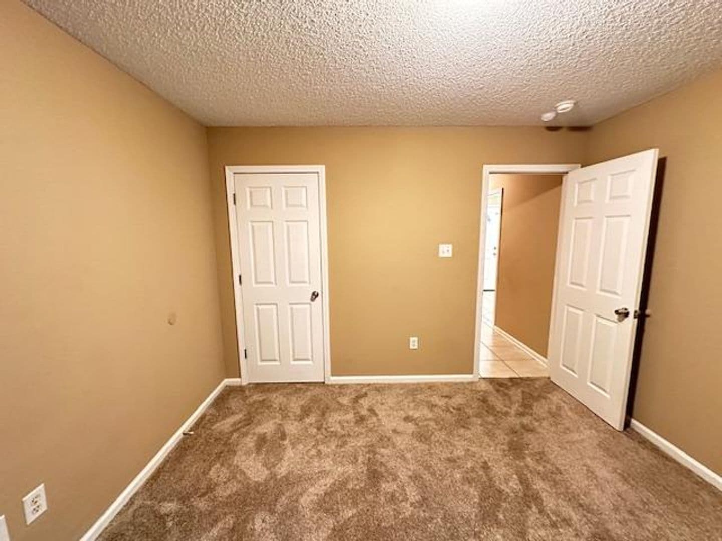 Benton House: 2225 Redwood Drive