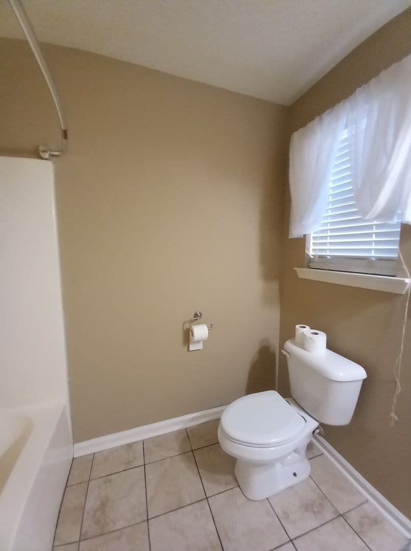 Benton House: 2225 Redwood Drive