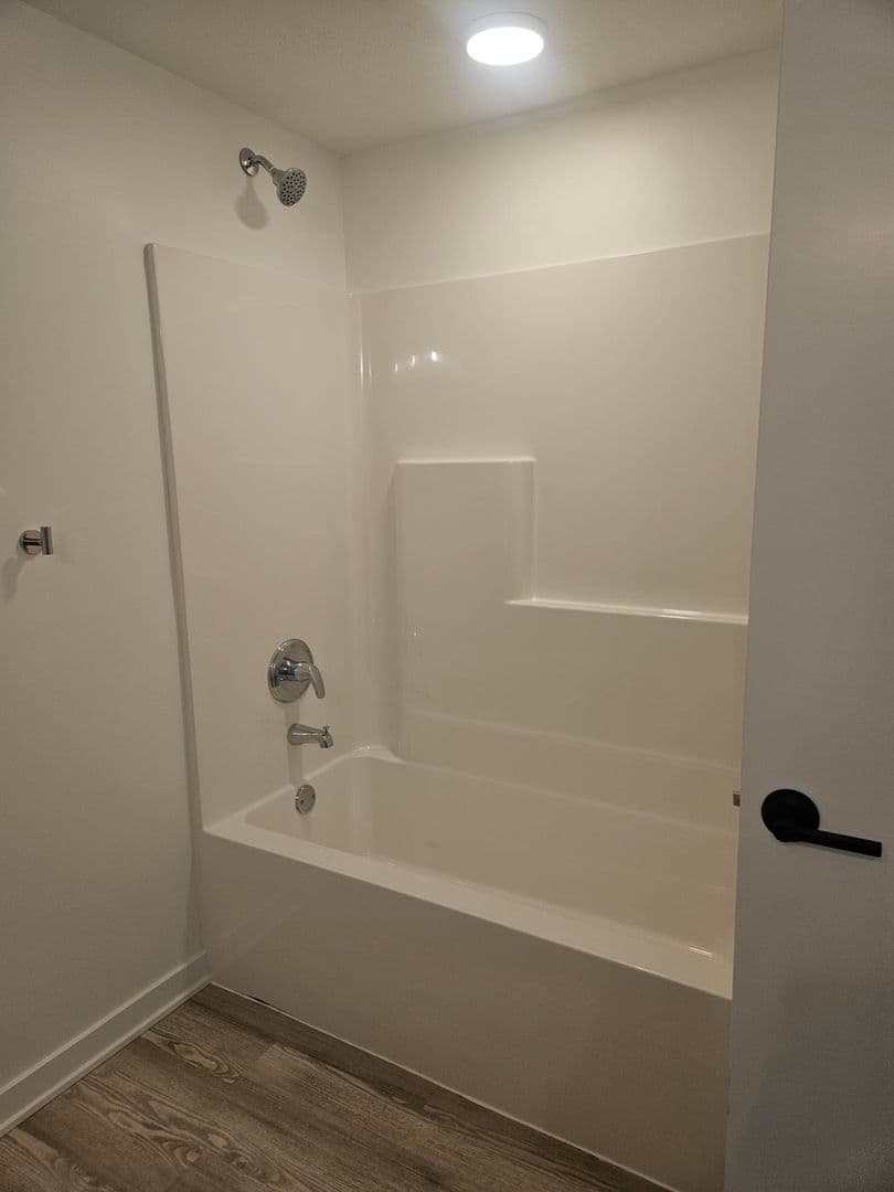 Beatrice Apartment: 400 S 7th Street