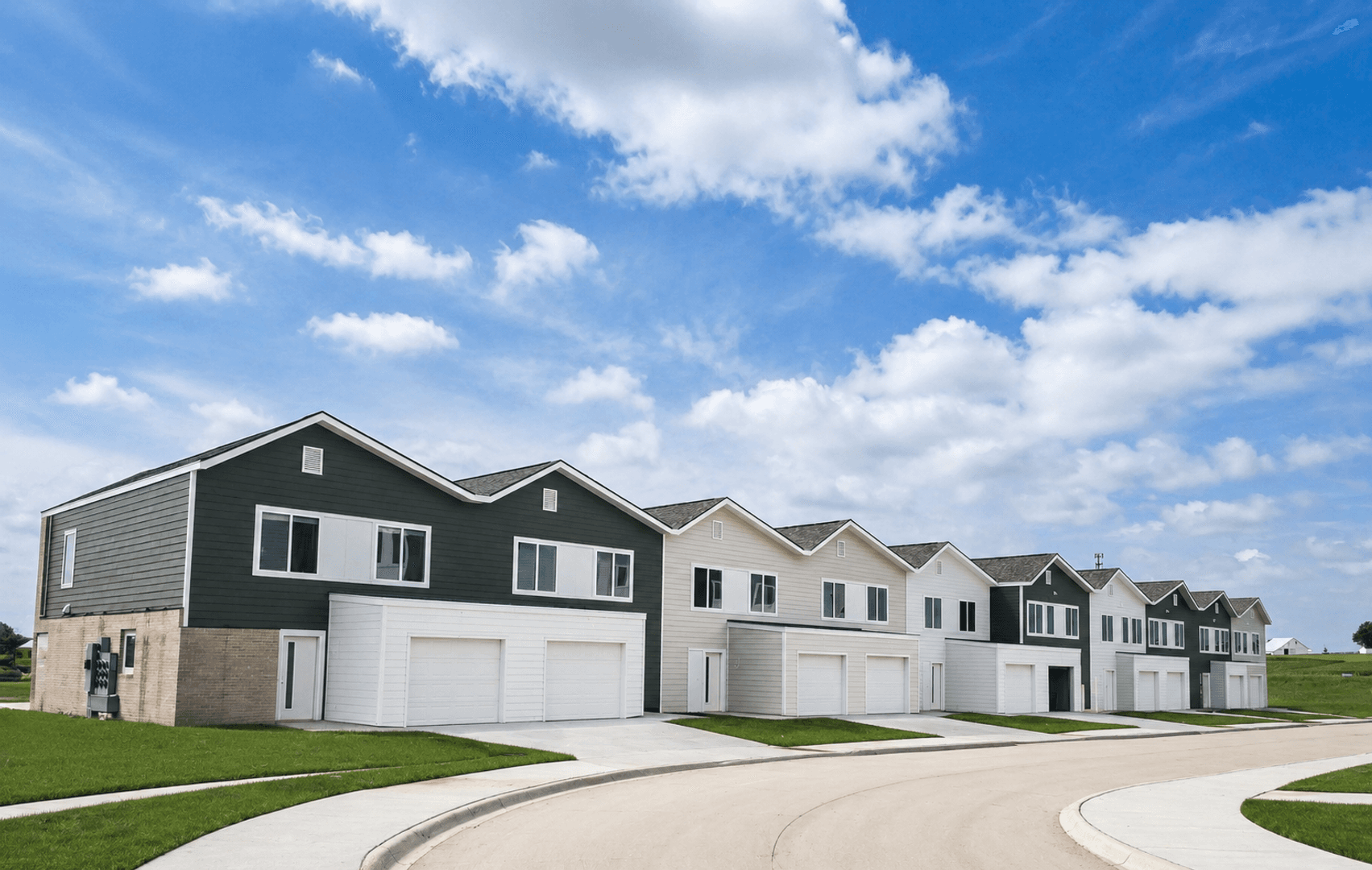 Papillion Apartment: 6950 Wren Ct