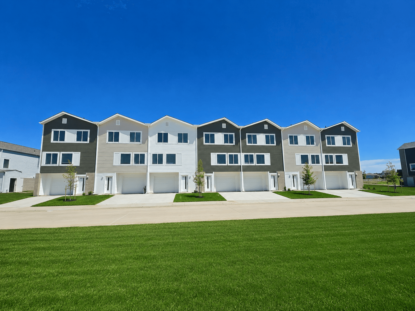 Papillion Apartment: 6950 Wren Ct