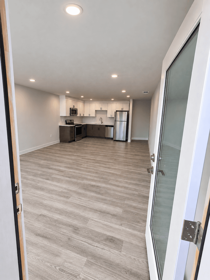 Papillion Apartment: 6950 Wren Ct
