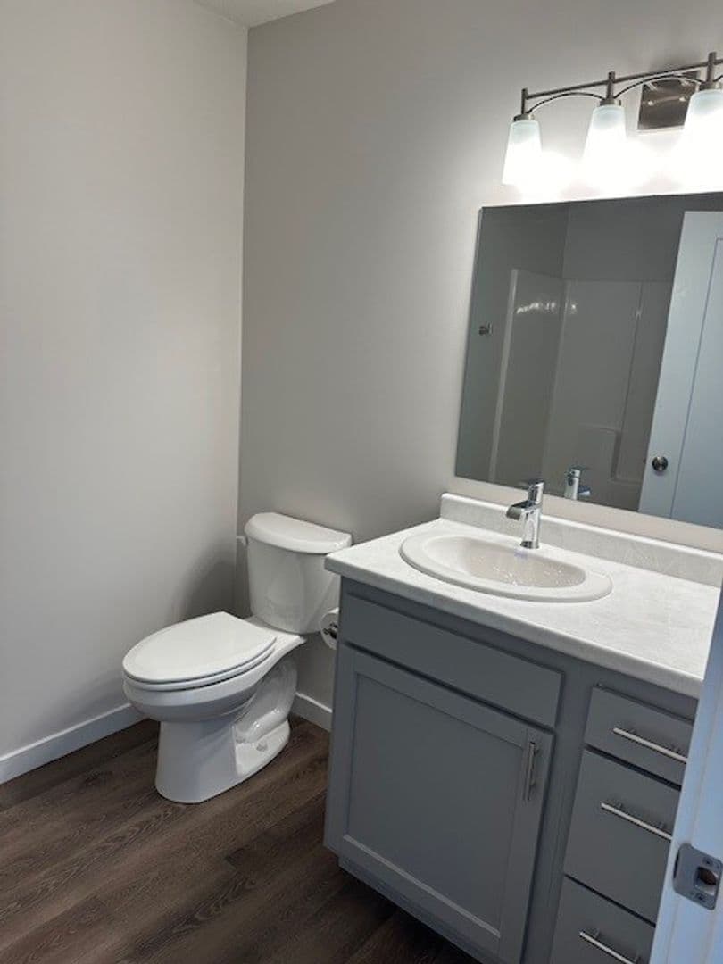 Lexington Apartment: 1201 - 1231 Liberty Drive
