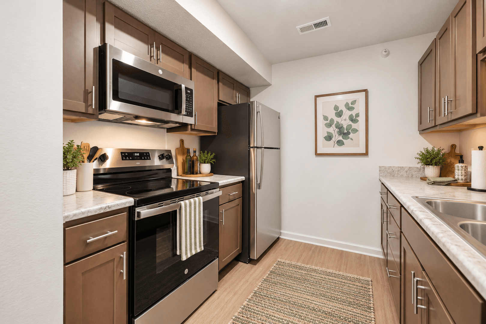Lincoln Apartment: 1421 Hilltop Rd, 1501 Hilltop Rd, 1515 Hilltop Rd, 4800 N 15th St., 4801 N 15th St.