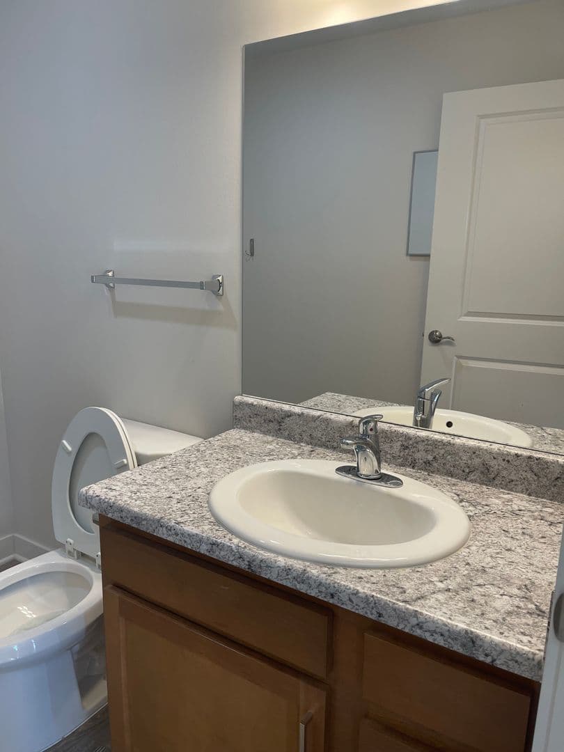 Fremont Apartment: 2550 N Nye Ave