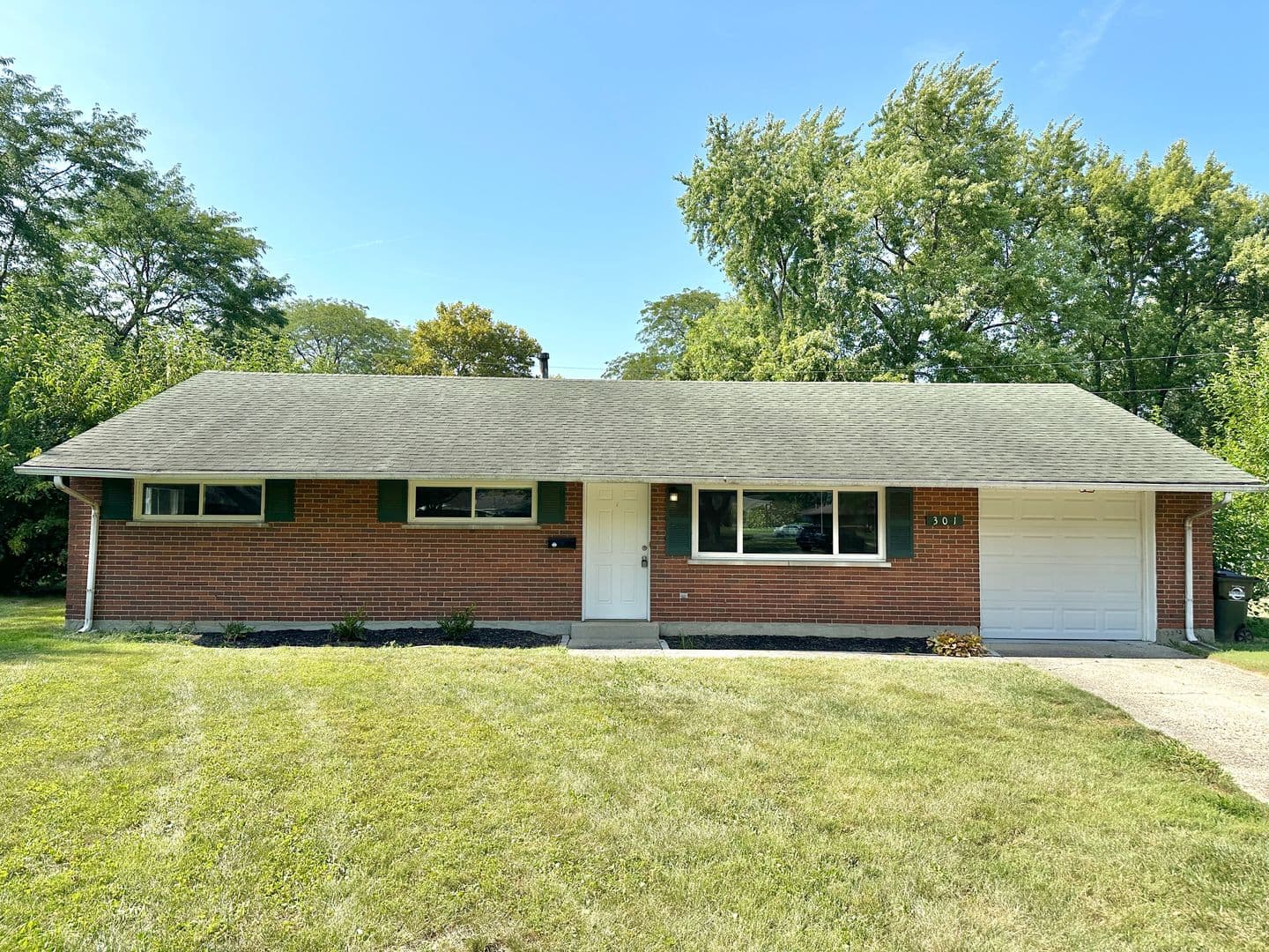 Kettering House: 301 Ives Lane