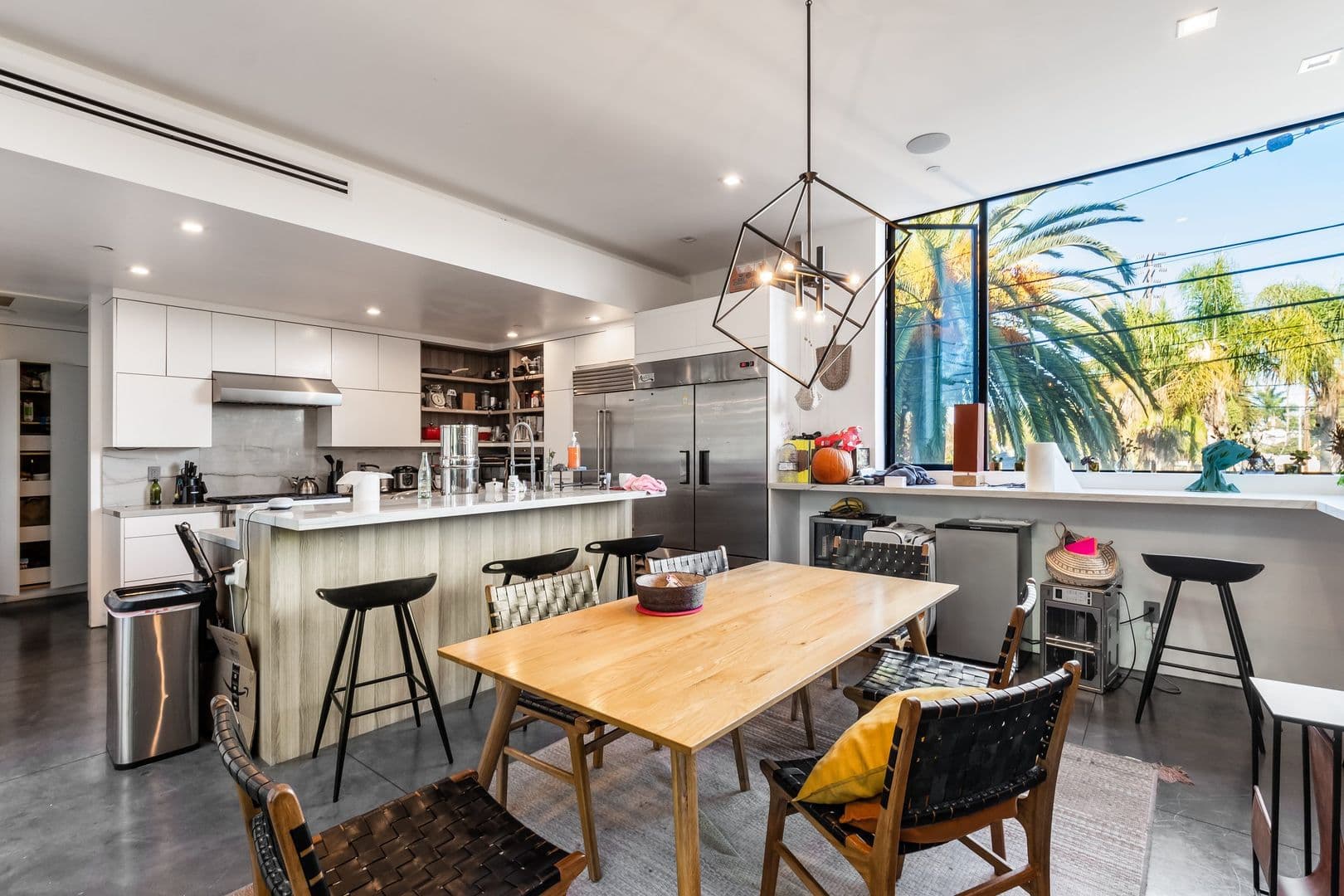 Venice Apartment: 2478 Penmar Ave