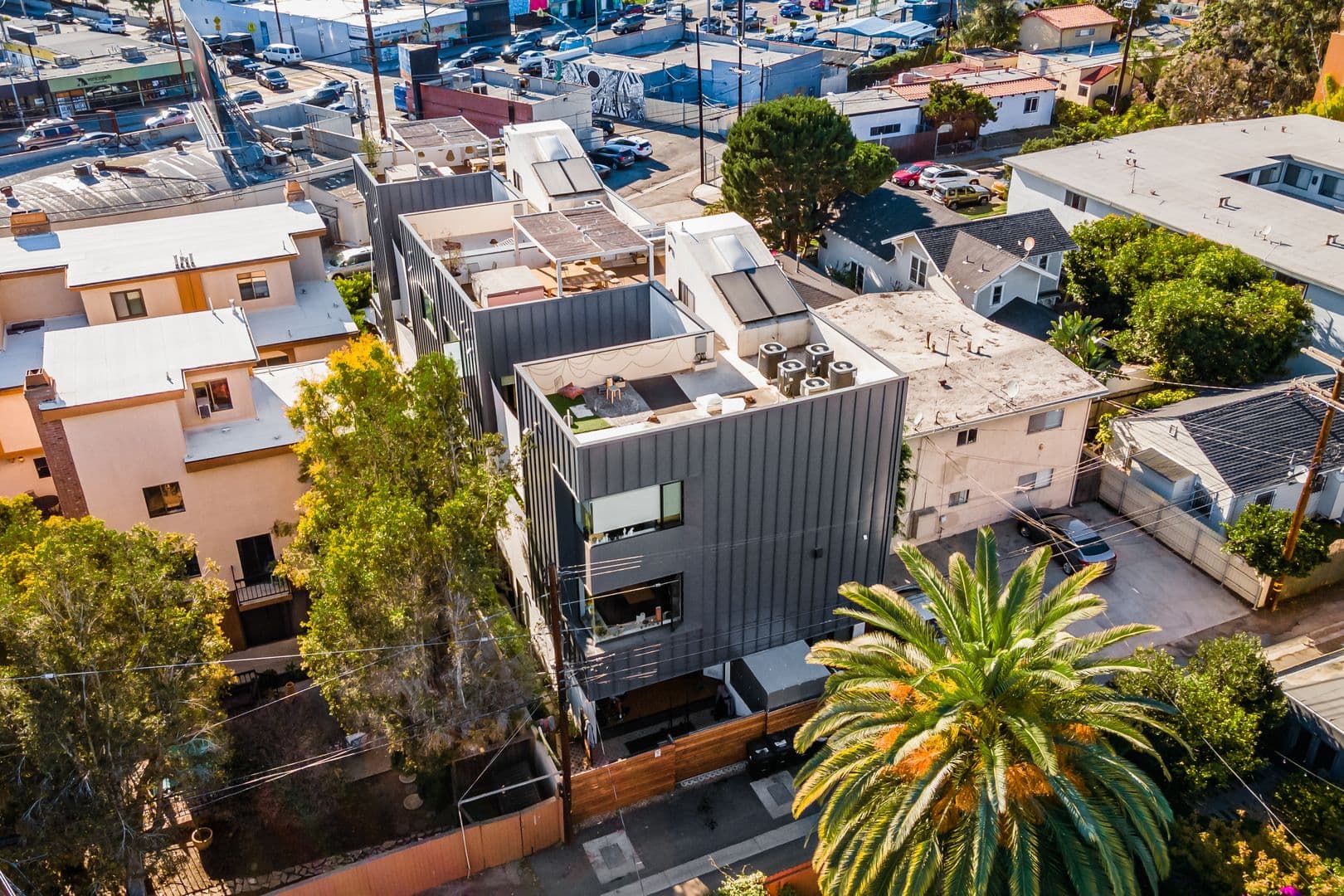 Venice Apartment: 2478 Penmar Ave