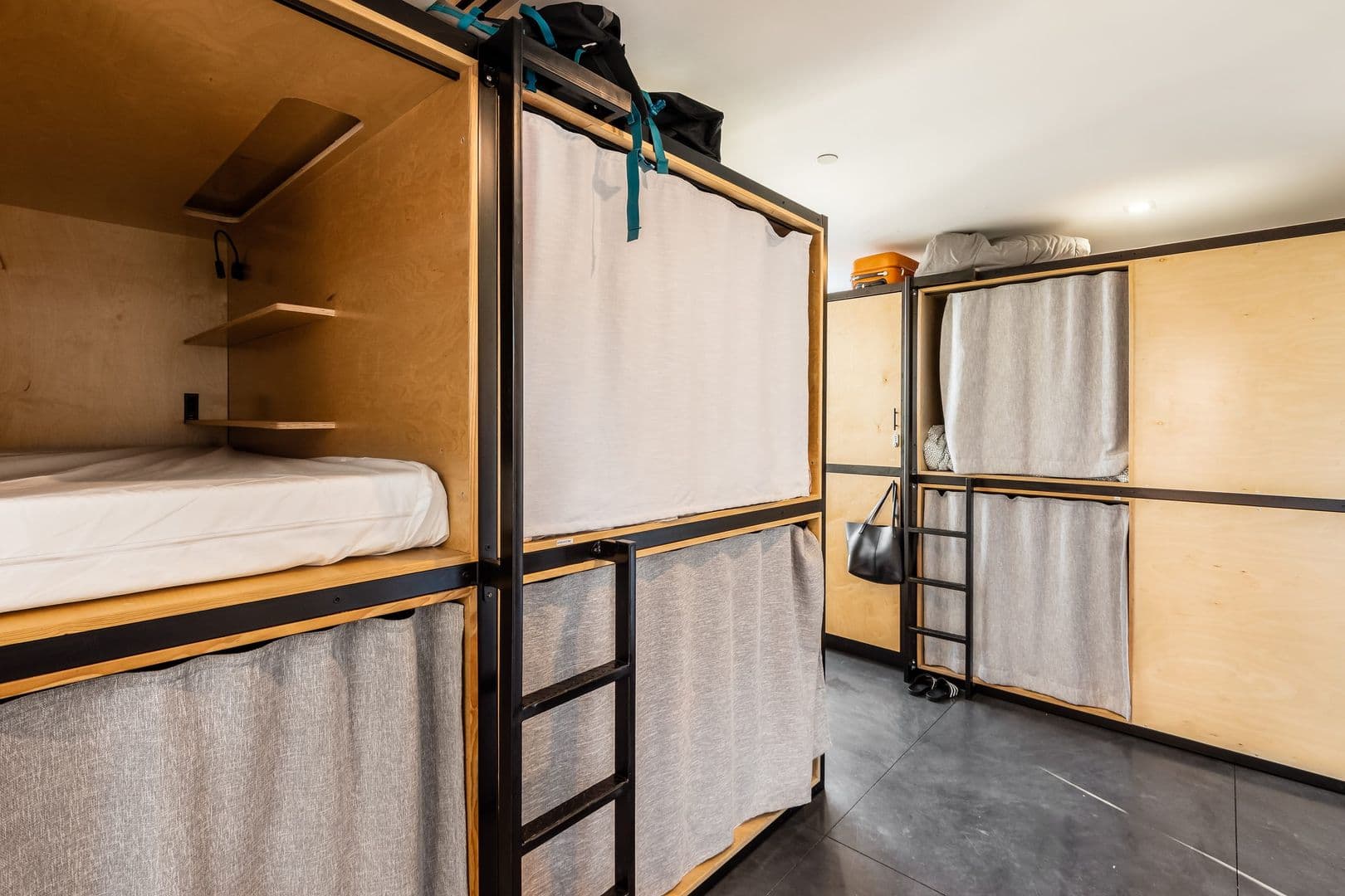 Venice Apartment: 2478 Penmar Ave