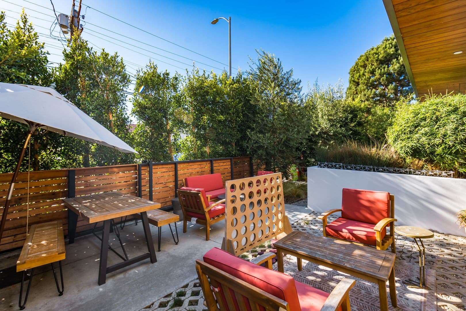 Venice Apartment: 2478 Penmar Ave