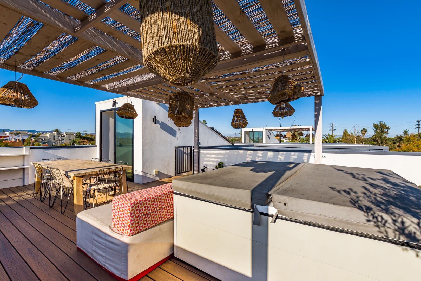 Venice Apartment: 2478 Penmar Ave
