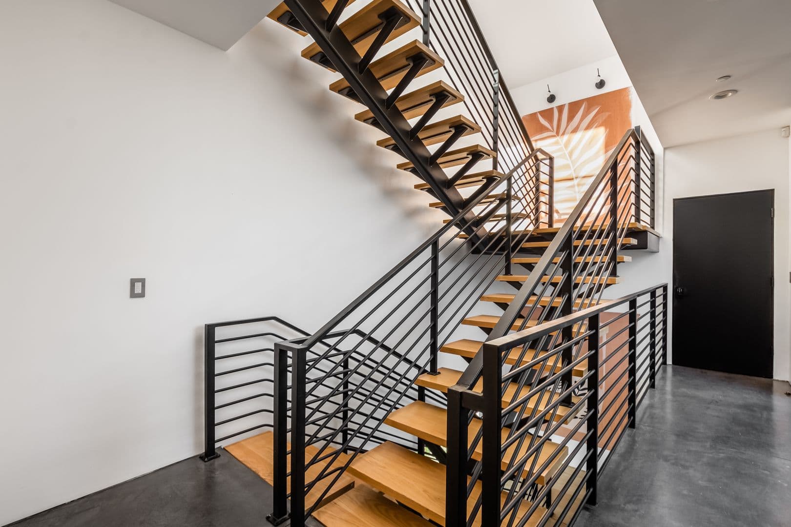 Venice Apartment: 2478 Penmar Ave
