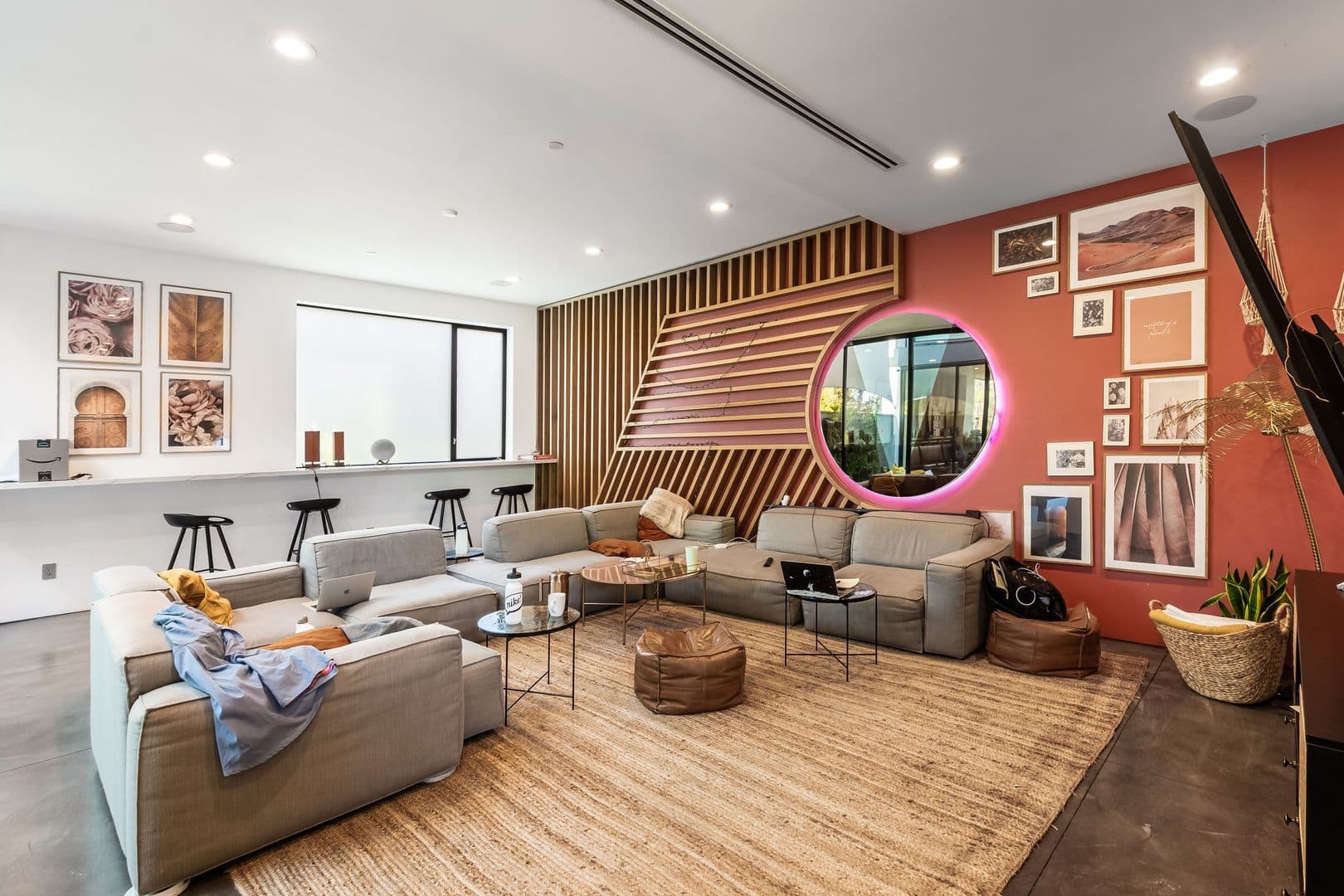 Venice Apartment: 2478 Penmar Ave
