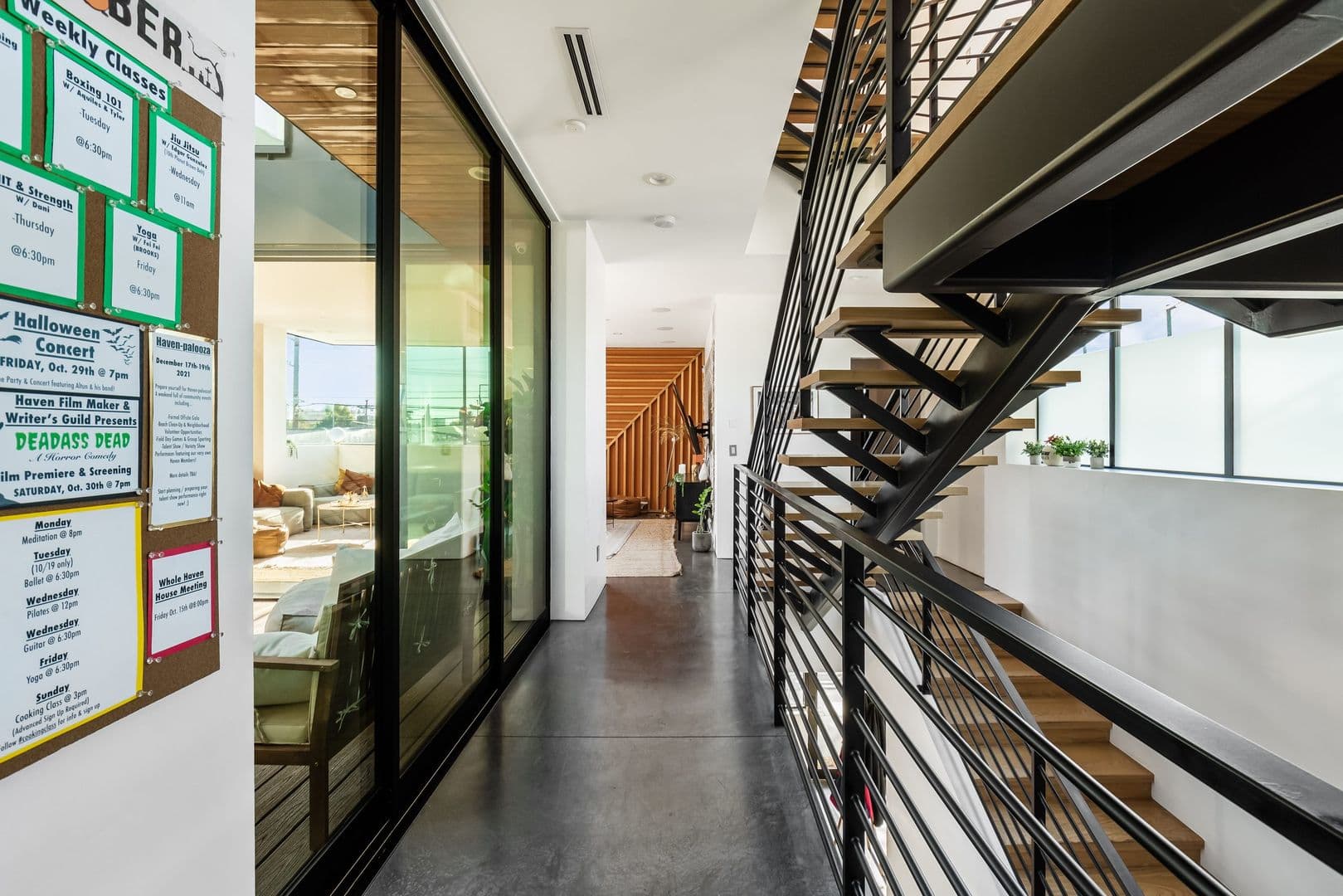 Venice Apartment: 2478 Penmar Ave