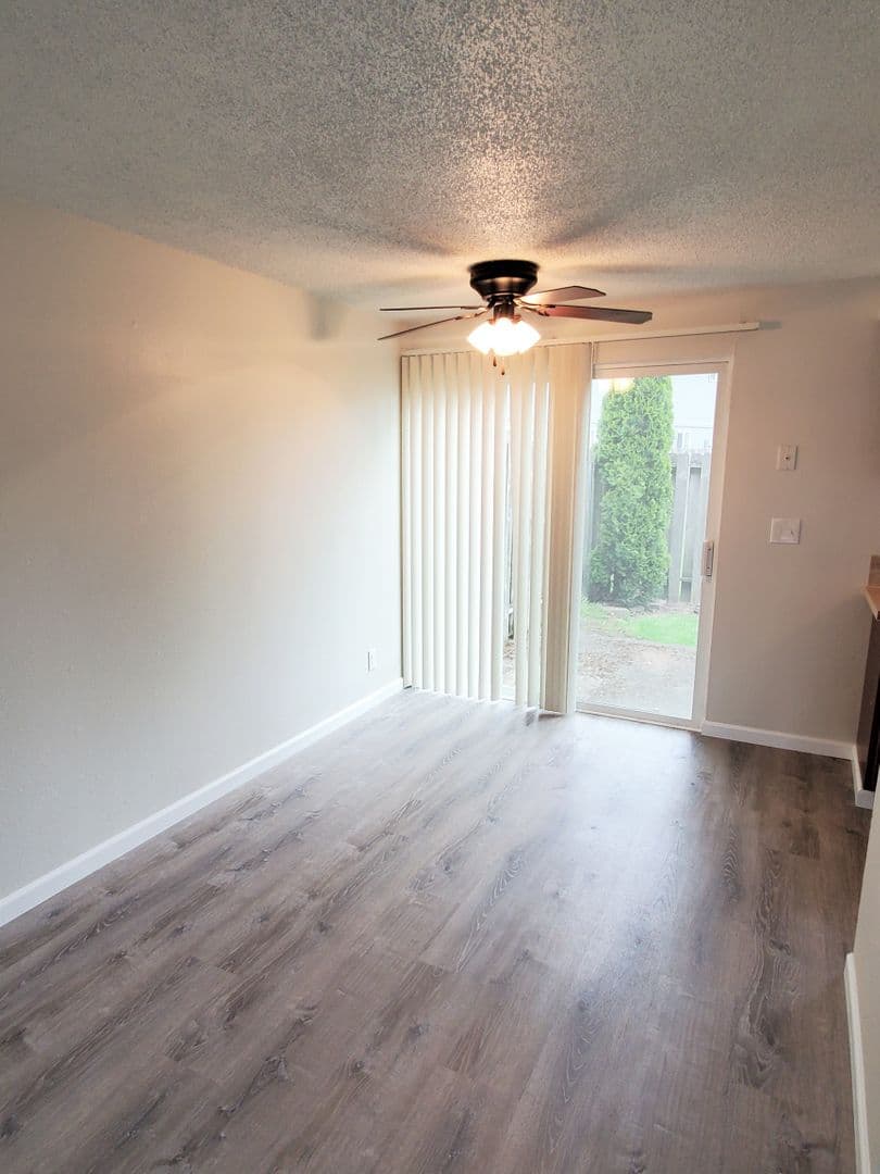 Eugene Townhome: 4485 Sean Street