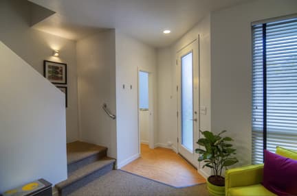 Eugene Apartment: 785 River Road