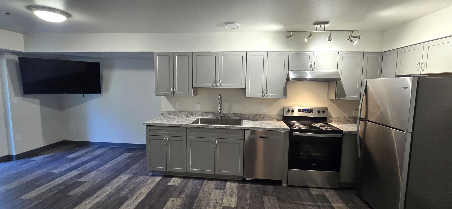 Eugene Apartment: 979 Patterson Street