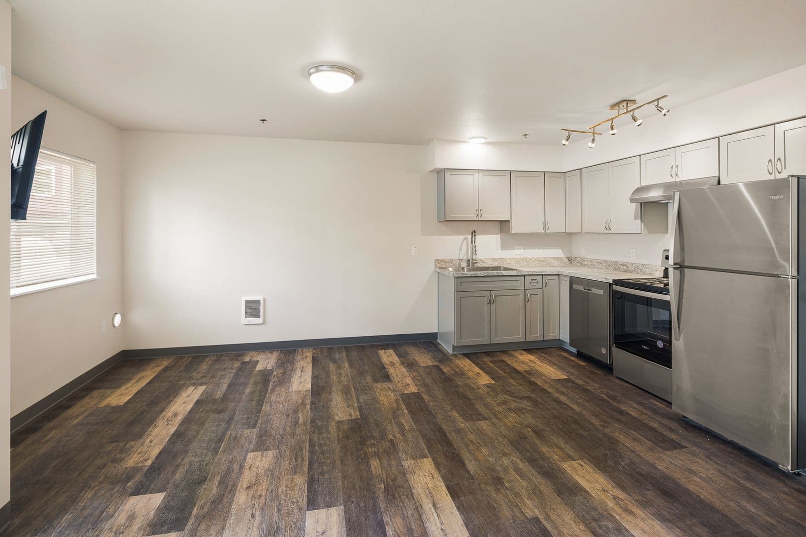 Eugene Apartment: 979 Patterson Street